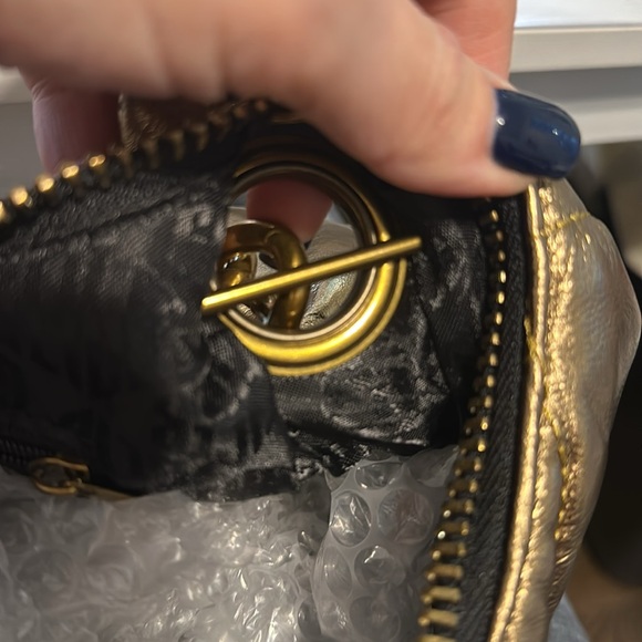 Kurt Geiger Kensington Gold, Quilted Leather Hobo with Oversized Chain Strap ✨ - Picture 12 of 13